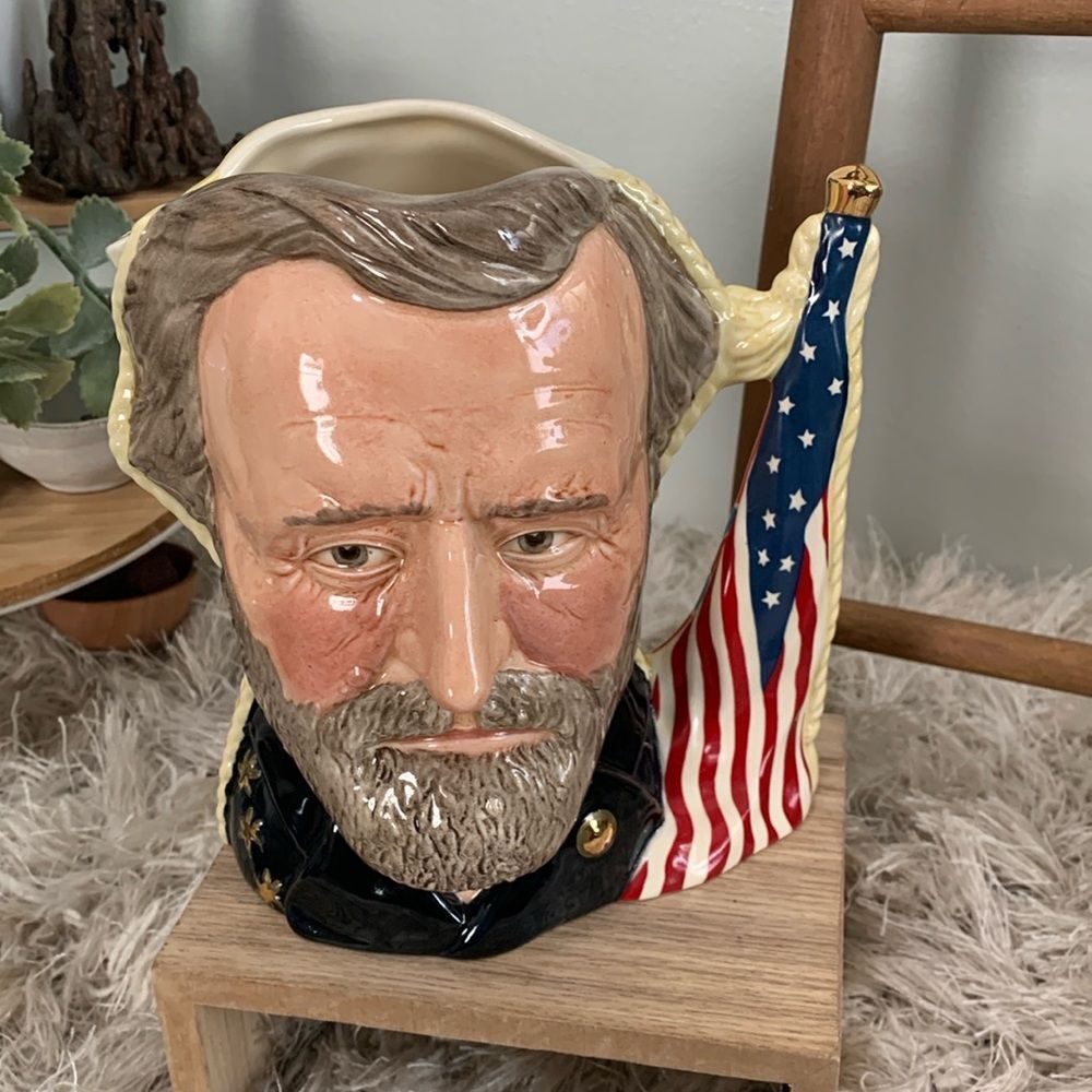 Royal Doulton‎ Civil War Ulysses S.
Grant & Robert E. Lee Dual Faced
Toby Mug
